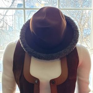 Holt Renfrew Womens Wool Fleece Derby Hat